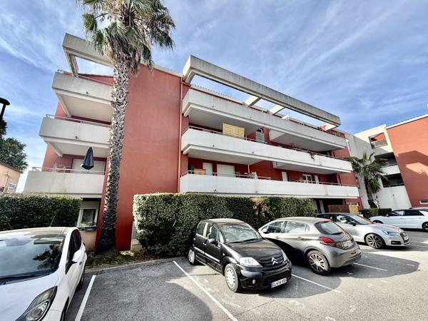 – Appartement T2 de 47 m² Carrez + Terrasse privative 8 m²