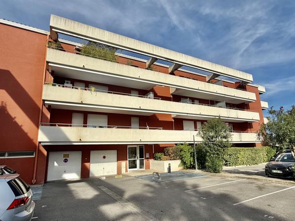 – Appartement T2 de 47 m² Carrez + Terrasse privative 8 m²