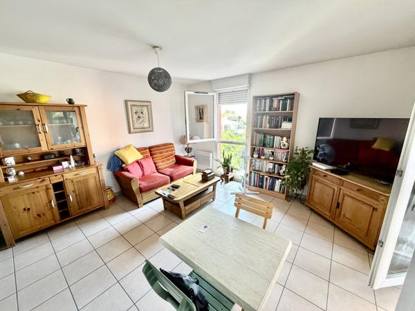 – Appartement T2 de 47 m² Carrez + Terrasse privative 8 m²