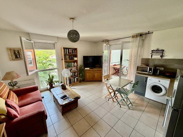 – Appartement T2 de 47 m² Carrez + Terrasse privative 8 m²