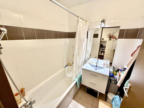 – Appartement T2 de 47 m² Carrez + Terrasse privative 8 m²