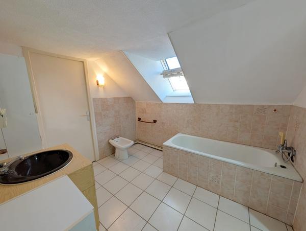 Maison à vendre à Saint-Julien-le-Châtel (23130) - Creuse