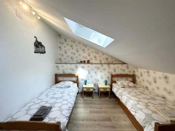 Domaine avec plusieurs habitations sur plus de 11 hectares