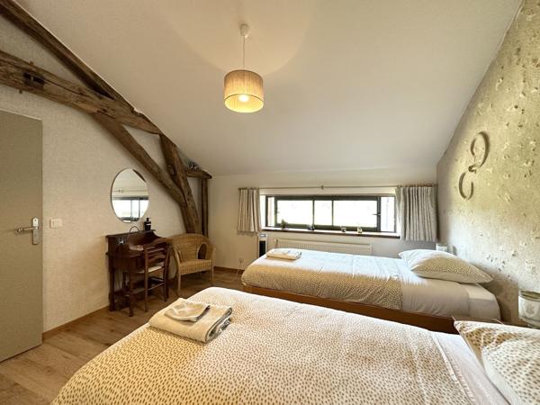 Domaine avec plusieurs habitations sur plus de 11 hectares