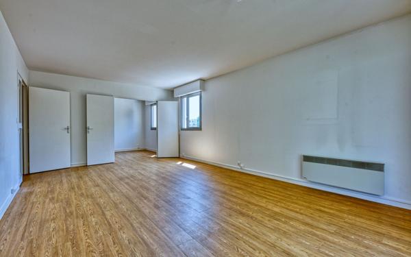 Appartement à vendre    5 pièces • 100,52 m2 Bordeaux