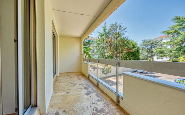 Appartement à vendre    5 pièces • 100,52 m2 Bordeaux