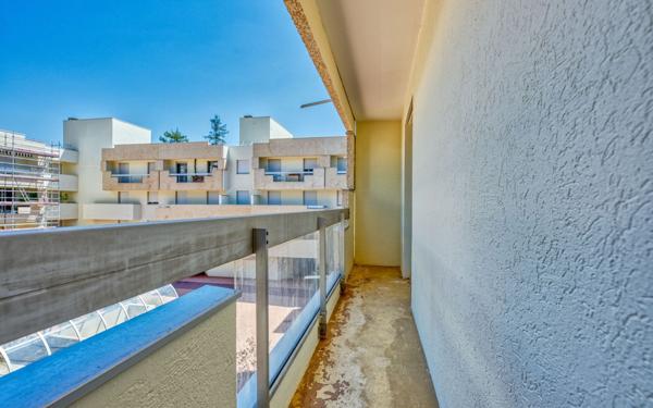 Appartement à vendre    5 pièces • 100,52 m2 Bordeaux