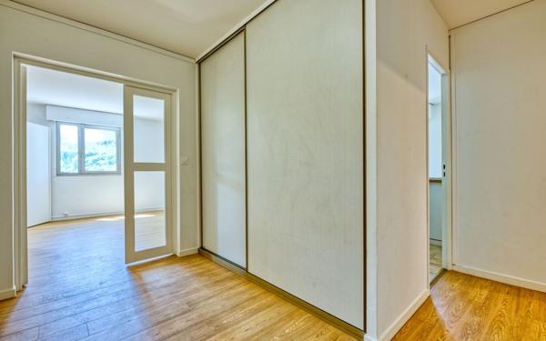 Appartement à vendre    5 pièces • 100,52 m2 Bordeaux