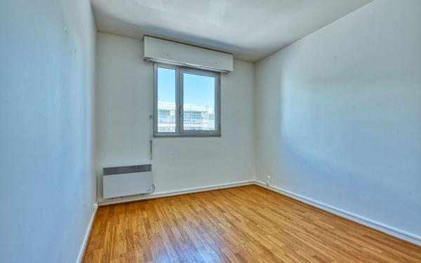 Appartement à vendre    5 pièces • 100,52 m2 Bordeaux