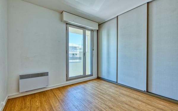 Appartement à vendre    5 pièces • 100,52 m2 Bordeaux