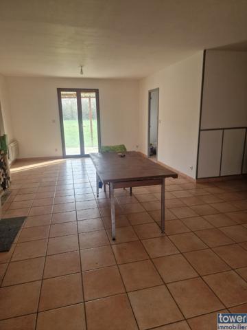 Maison
                                                                                                                                                                                                                                                                                                                        5 pièce(s)                                                                                                                                                                                                          4 chambre(s)                                                                                                                                                                                                          120  m²