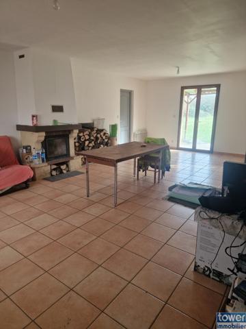 Maison
                                                                                                                                                                                                                                                                                                                        5 pièce(s)                                                                                                                                                                                                          4 chambre(s)                                                                                                                                                                                                          120  m²
