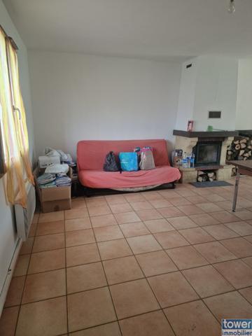 Maison
                                                                                                                                                                                                                                                                                                                        5 pièce(s)                                                                                                                                                                                                          4 chambre(s)                                                                                                                                                                                                          120  m²
