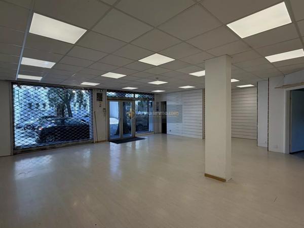 Location                                                      Fonds de commerce
                        
                     2 pièces                                         à Fréjus