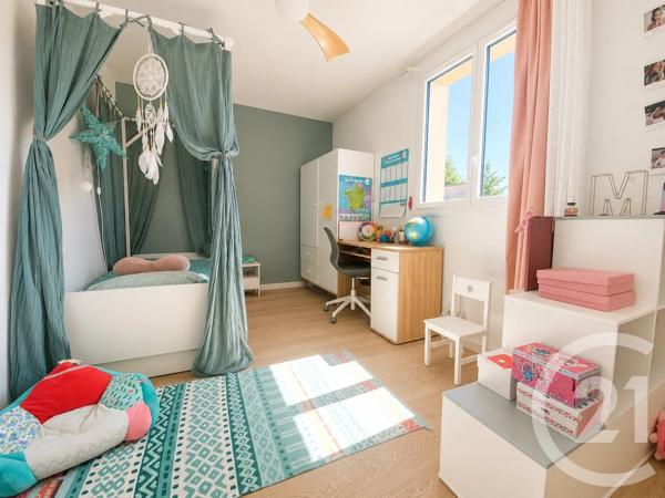Maison à vendre  5 pièces - 108 m 2   GENAS  - 69