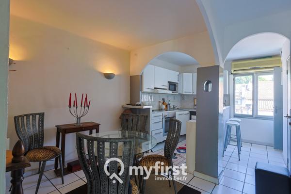 La Crau (83260) Immeuble d'époque en hyper centre de la Crau