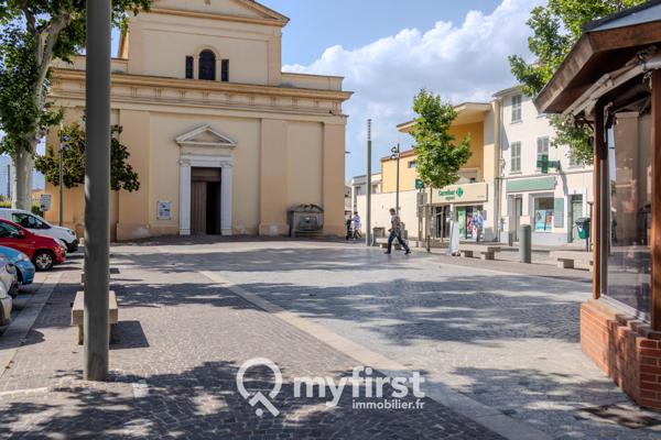 La Crau (83260) Immeuble d'époque en hyper centre de la Crau