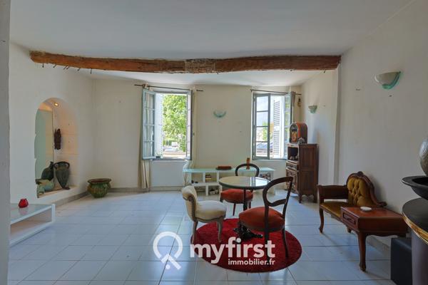 La Crau (83260) Immeuble d'époque en hyper centre de la Crau