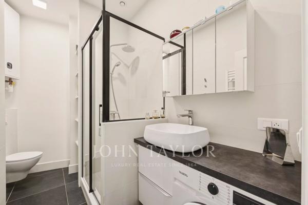 Bonne Nouvelle / Grands Boulevards – Appartement d'angle entièrement rénové