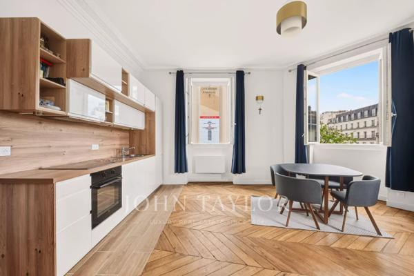 Bonne Nouvelle / Grands Boulevards – Appartement d'angle entièrement rénové