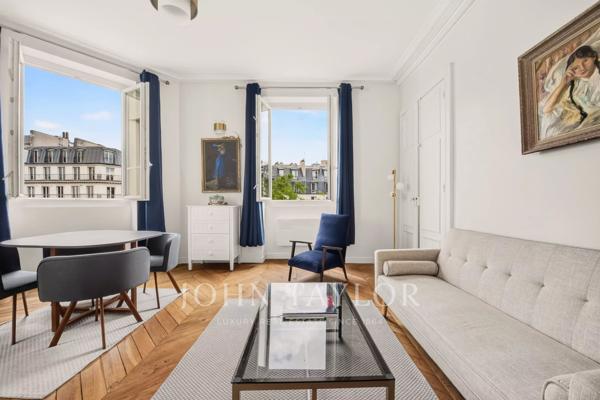 Bonne Nouvelle / Grands Boulevards – Appartement d'angle entièrement rénové