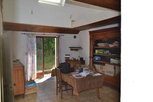 Plougasnou (29630) Plougasnou bourg, maison trois chambres sur 1000 m2 de terrain.