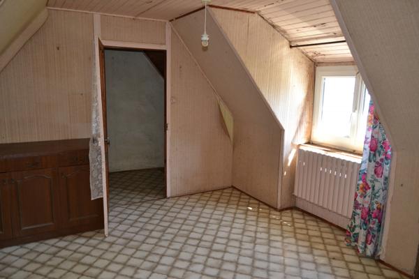 Plougasnou (29630) Plougasnou bourg, maison trois chambres sur 1000 m2 de terrain.