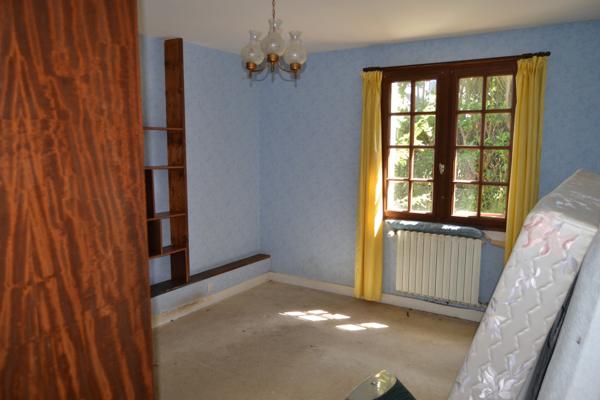 Plougasnou (29630) Plougasnou bourg, maison trois chambres sur 1000 m2 de terrain.