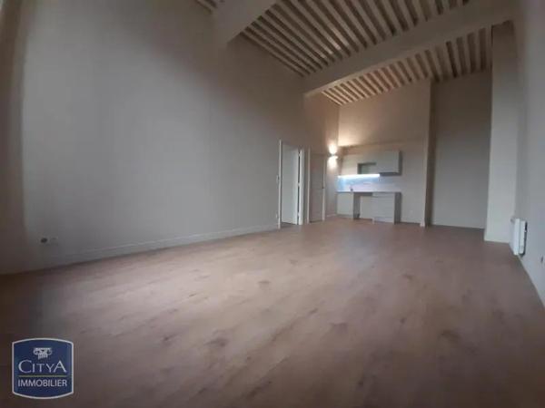 Appartement à louer 2 pièces 61.8m² Nîmes (30000)