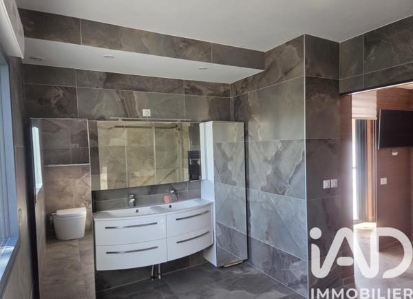 Maison à vendre 4 pièces 122 m² Hyères