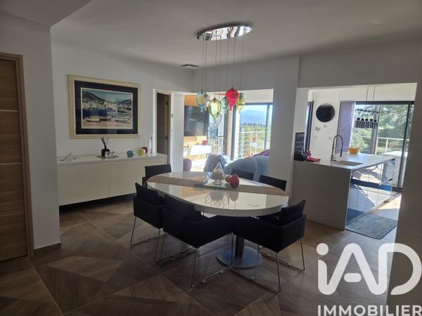 Maison à vendre 4 pièces 122 m² Hyères