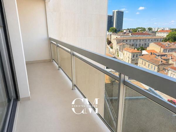 Appartement Bordeaux Croix-blanche 2 pièces 44 m2, balcon, parking, cave, piscine