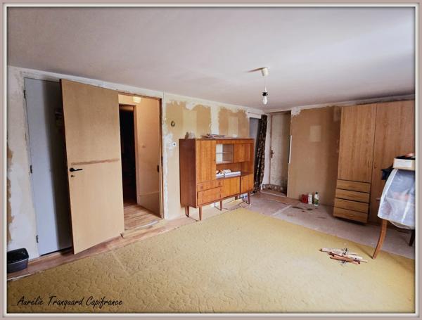 Maison CLIMATISEE, à vendre 7 pièces FONTENET (17) belle CHARENTAISE avec chambre et bureau au rez-de-chaussée.