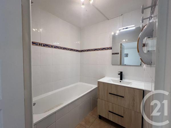 Appartement T3 à vendre  3 pièces - 55,62 m 2   AGDE  - 34