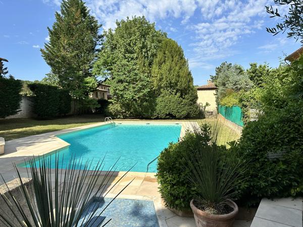 AIX - PONT DE L'ARC : T1/2 (27 m²) à vendre