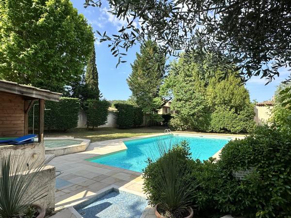 AIX - PONT DE L'ARC : T1/2 (27 m²) à vendre