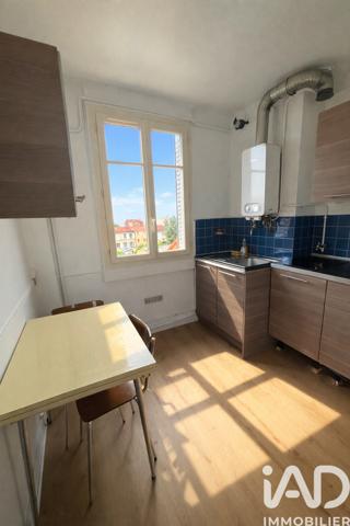 Location appartement 2 pièces 39 m² Suresnes