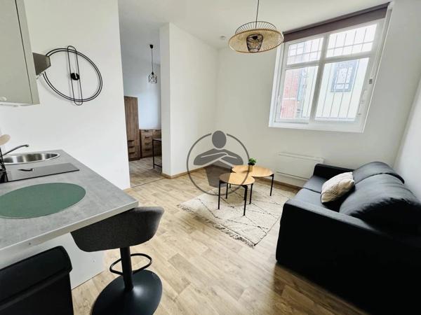Location                                                      Appartement
                        
                     2 pièces                      21 m2                     à Saint-Quentin