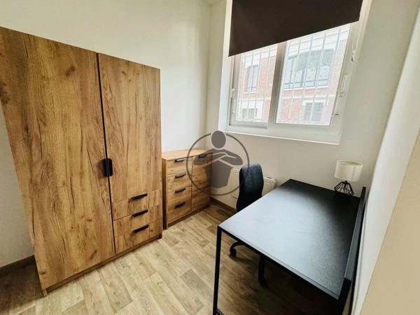 Location                                                      Appartement
                        
                     2 pièces                      21 m2                     à Saint-Quentin