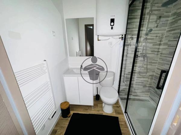 Location                                                      Appartement
                        
                     2 pièces                      21 m2                     à Saint-Quentin