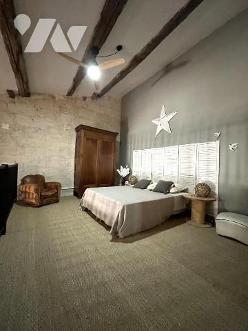 Locaux commerciaux avec appartement - UZES
