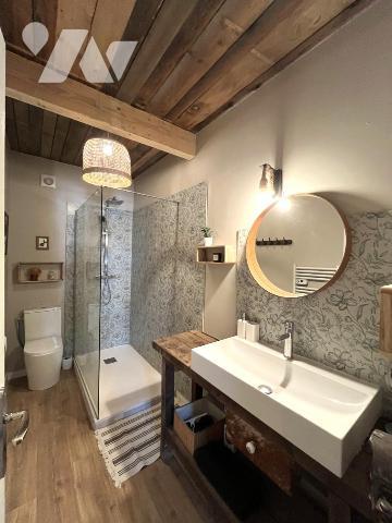 Locaux commerciaux avec appartement - UZES