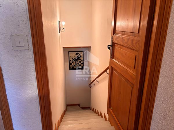 Grande maison familiale lumineuse sur terrain arboré