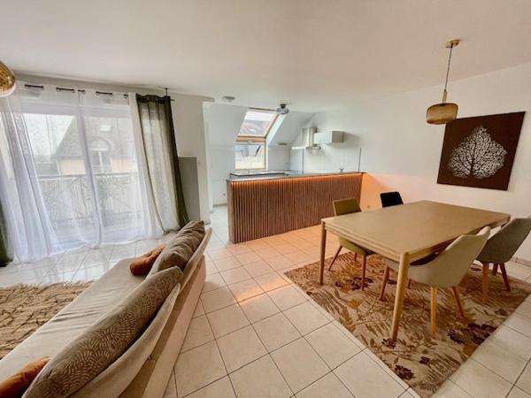 Montreuil-Juigné (49460) T3 hyper centre de Montreuil Juigné, 70m², dernier étage