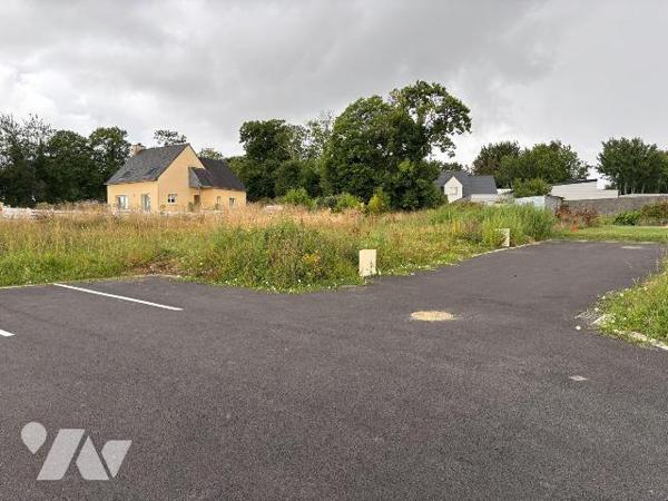 Terrains à Bâtir:
- Lot N° 1 Contenance 603 m² pour 89 500  euros Net Vendeur
-Lot N° 2 Conte...