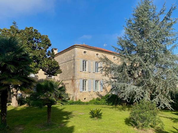 Demeure d'Exception – Propriété Seigneuriale du XVIIᵉ siècle