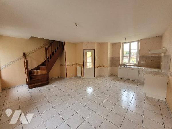 Immeuble avec 5 logements et jardin