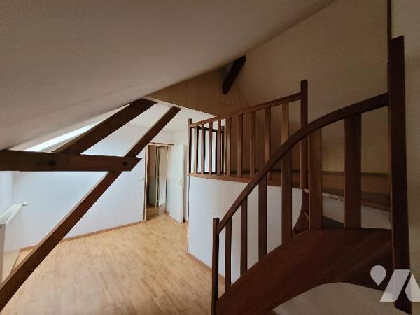 Immeuble avec 5 logements et jardin