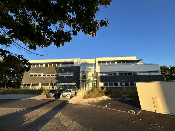 Bureaux à vendre à MONT SAINT AIGNAN 76130