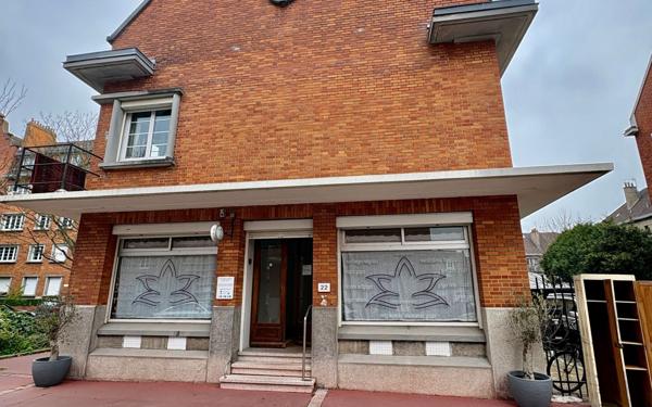 Immeuble à vendre    3 pièces • 112 m2 Calais